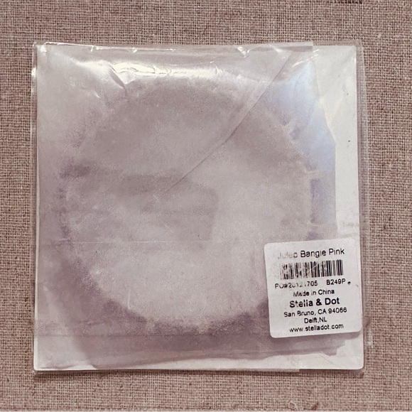 Stella & Dot | Bangle | Julep Bangle | Pink | Coquette - Picture 4 of 10